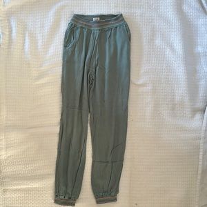 Peek Girl’s Flowy & Airy Sage Green Pants